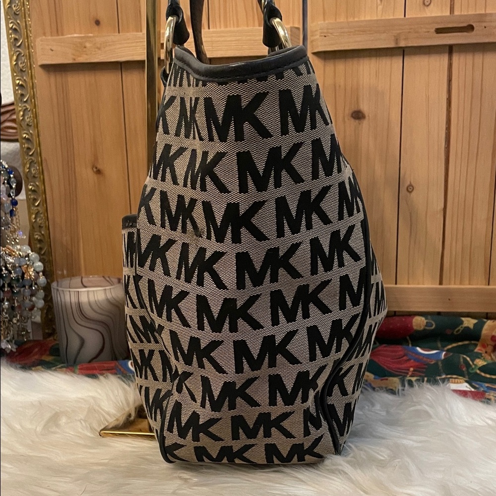 💜Michael Kors Black and Brown Logo Tote - Picture 6 of 12